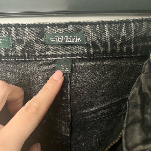 Wild Fable high waisted shorts in size 0R - Picture 3 of 3
